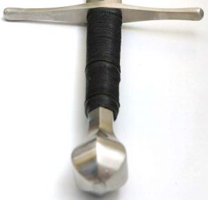 Schwert Anderthalbhänder von Calenberg kaufen Griff von oben